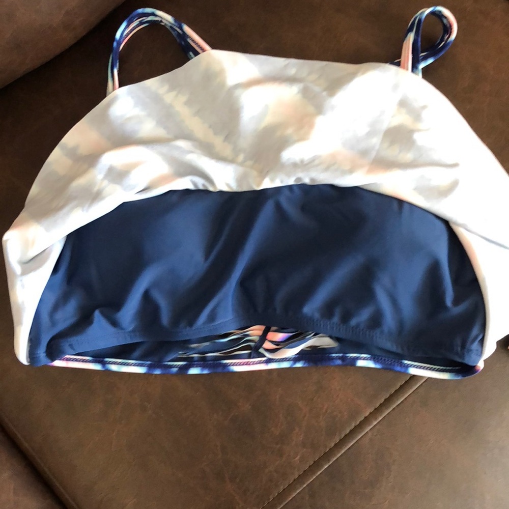 Arizona Tie Dye Flounce Swimsuit Top-Juniors - Picture 5 of 6
